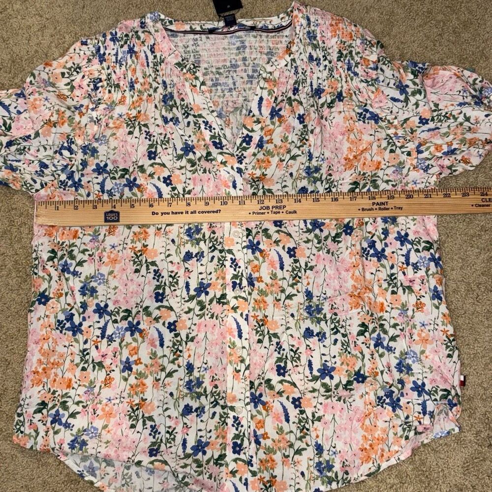 Tommy Hilfiger short sleeve smocked‎ yoke top v-neck floral size L NEW - Picture 8 of 9